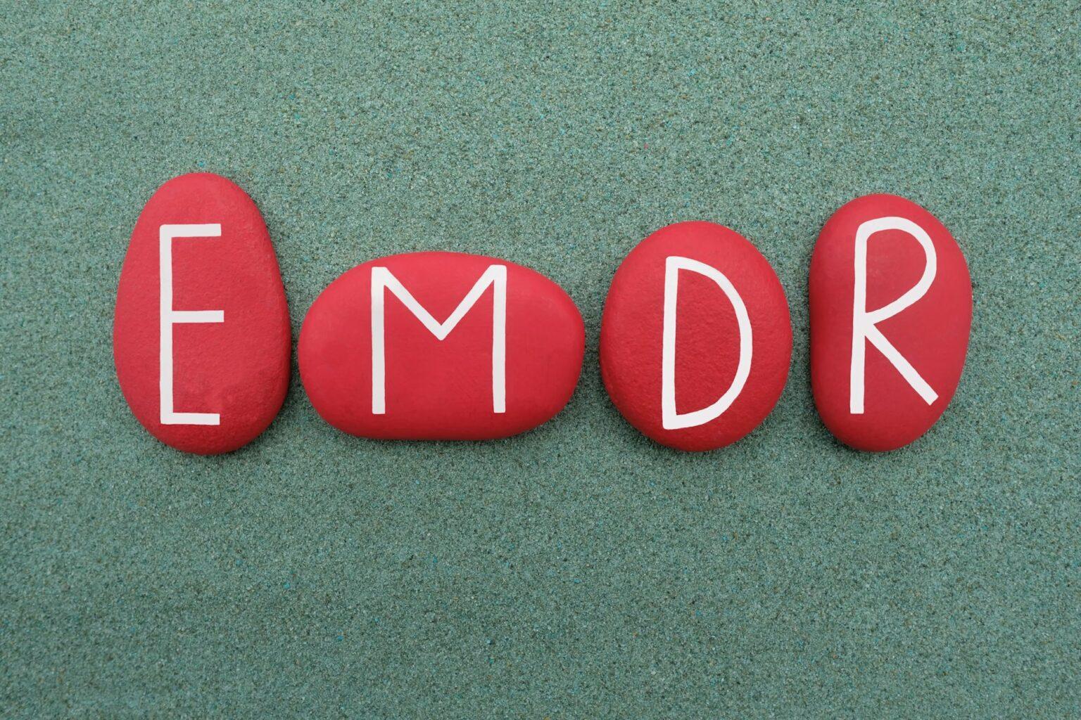 EMDR : comprendre son potentiel thérapeutique et ses limites EMDR, Eye Movement Desensitization and Reprocessing, red stone letters logo