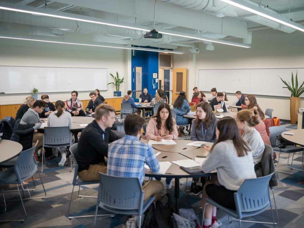 L’importance de la pensée divergente pour l’avancement des connaissances L’importance cruciale de la pensée divergente pour la recherche en études supérieures et au-delà