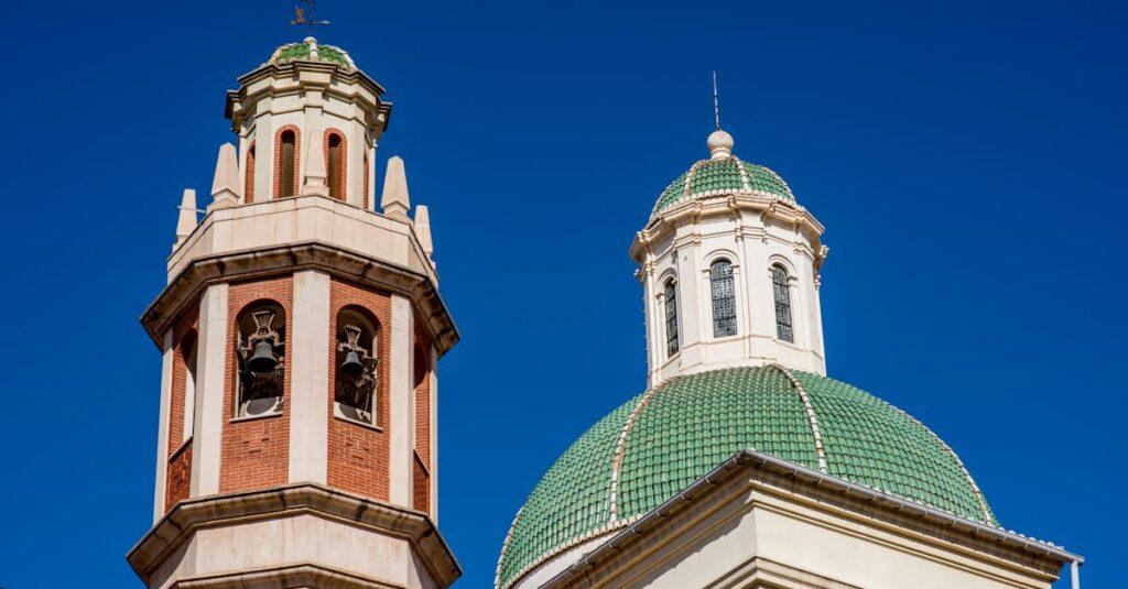 découvrez les différentes facettes de l'attraction sexuelle, un phénomène complexe influencé par des facteurs biologiques, psychologiques et culturels. explorez comment cette attraction façonne nos relations et impacte notre vie quotidienne.