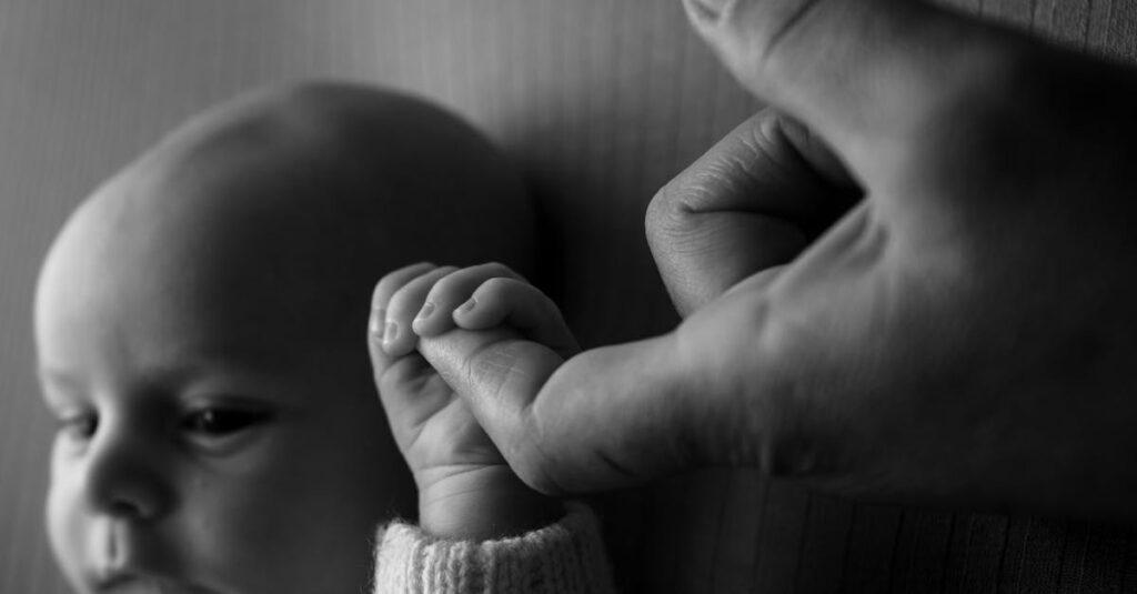 découvrez ce qu'implique d'avoir un parent toxique et comment cela peut affecter votre bien-être émotionnel. apprenez à reconnaître les signes et à gérer les relations difficiles pour favoriser votre épanouissement personnel.