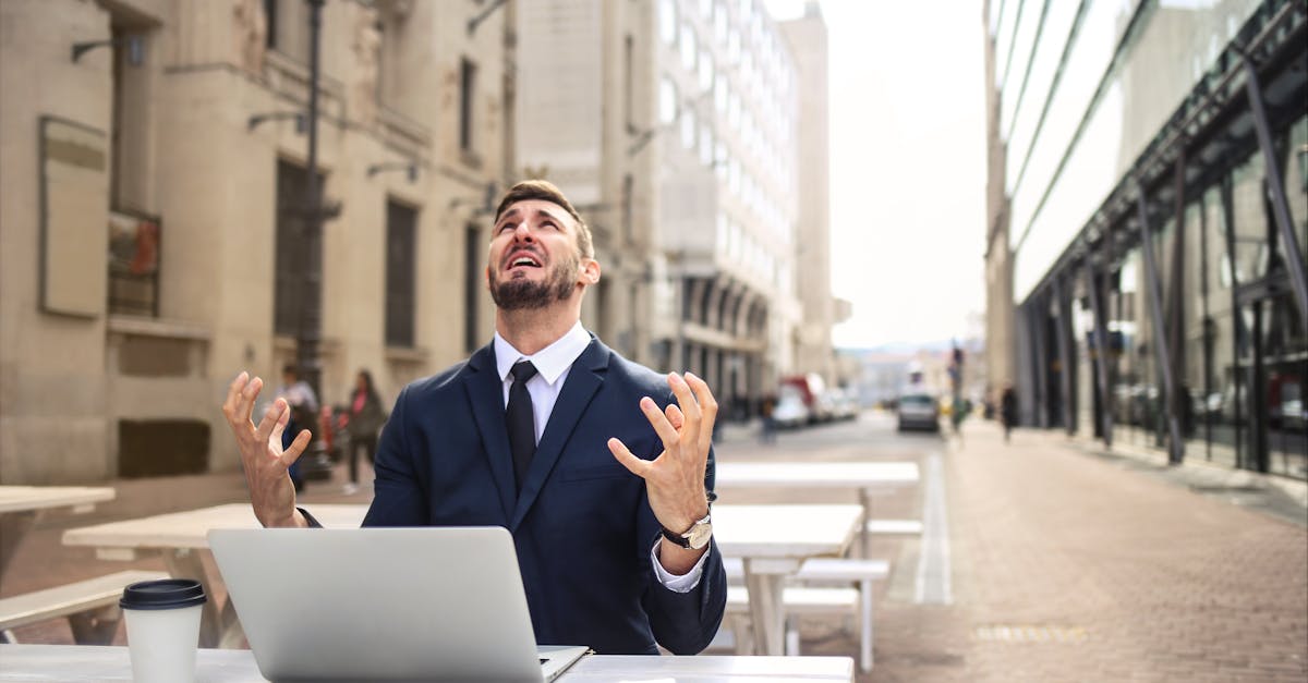 découvrez des stratégies efficaces pour gérer la frustration au quotidien. apprenez à identifier les causes de votre stress et à développer des techniques pour rester serein et optimiste face aux défis.