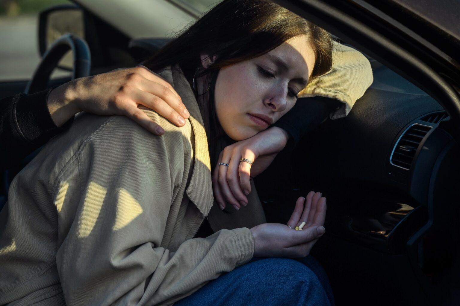 Comment reconnaître le syndrome de Procuste a sharp pain in a girl on the road, intolerance to travel by car