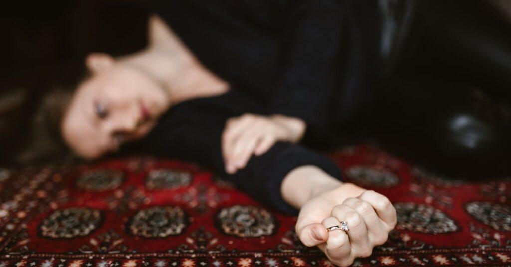 Qu’est-ce que la dépression mélancolique : 7 symptômes pour l’identifier et comment y faire face découvrez les nuances de la dépression mélancolique, un état émotionnel poignant qui touche de nombreuses personnes. apprenez à reconnaître ses symptômes, explorez les causes sous-jacentes et trouvez des pistes pour vous en sortir. éclaircissez votre compréhension de ce trouble et initiez votre chemin vers le bien-être.