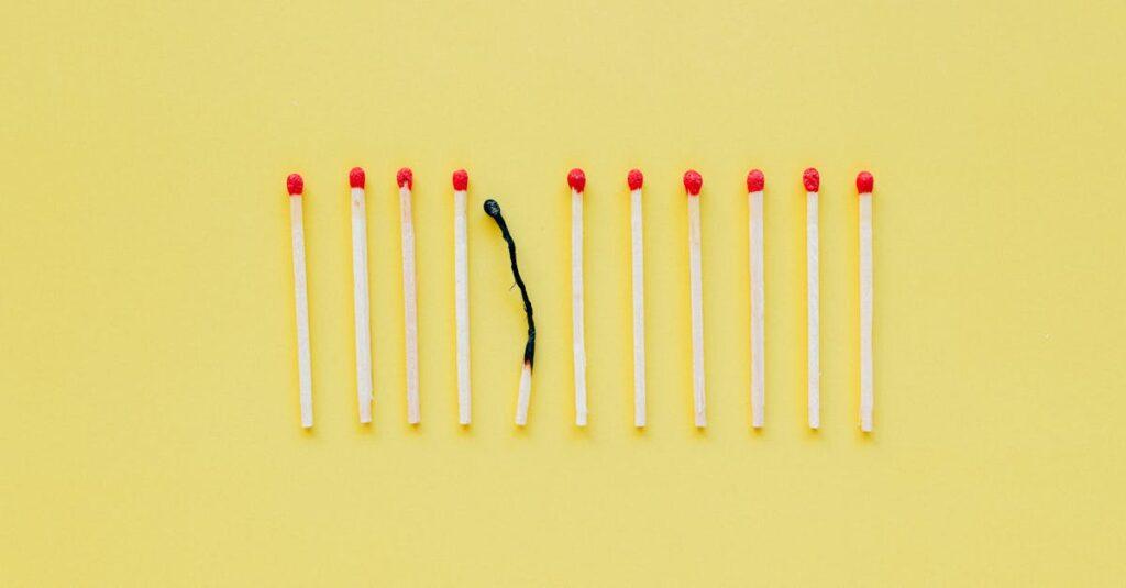 Le pétage de plomb : comprendre les mécanismes psychologiques derrière la crise découvrez les causes, les symptômes et les stratégies pour surmonter un effondrement mental. comprendre cette expérience complexe peut vous aider à trouver le soutien nécessaire et à retrouver votre bien-être.