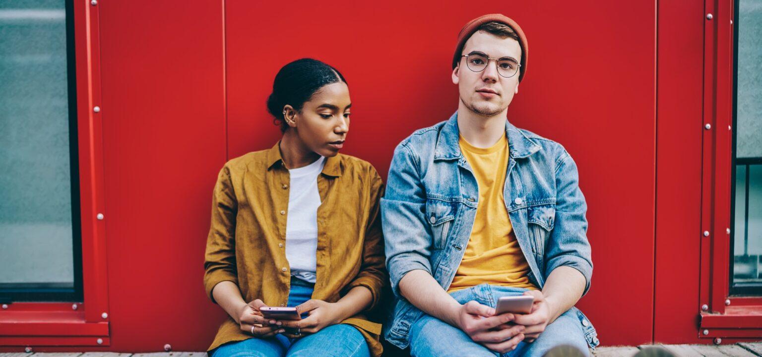 Pourquoi les gens trouvent que le cocuage si offensant suspect of betrayal