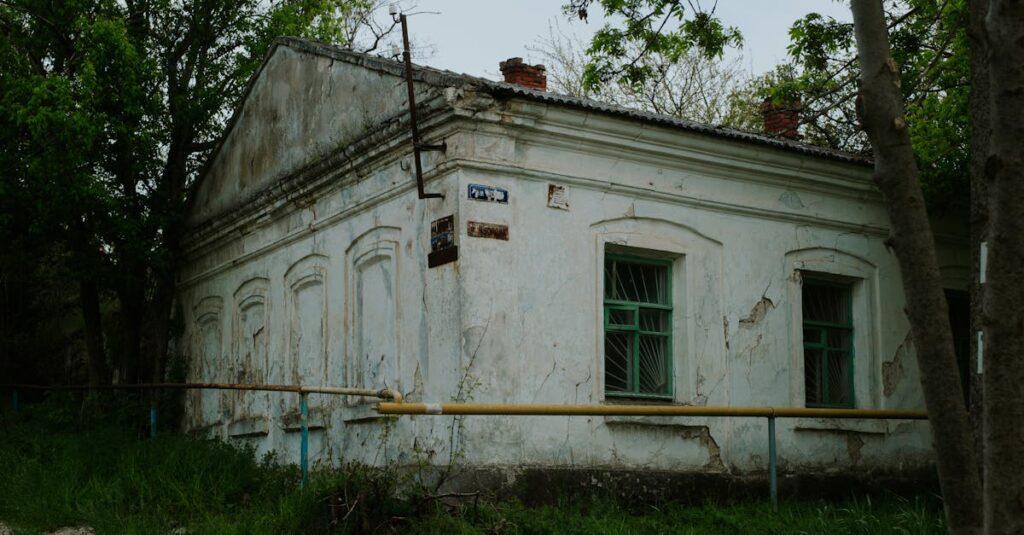 Comprendre l’abandonisme : causes et conséquences en 2025 découvrez le phénomène de l'abandonisme, un concept fascinant qui explore les motivations derrière l'abandon de biens, de lieux et même de relations. plongez dans cette réflexion sur les enjeux émotionnels, culturels et psychologiques liés à l'abandon. que signifie vraiment abandonner et quelles en sont les répercussions sur notre société ?