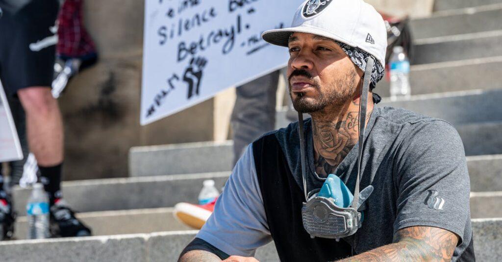 plongez dans un monde de trahison et de secrets avec 'betrayal'. découvrez comment des alliances se brisent et des loyautés sont mises à l'épreuve dans cette captivante exploration des relations humaines et des conséquences de la trahison. un récit poignant qui interroge la confiance et le pardon.