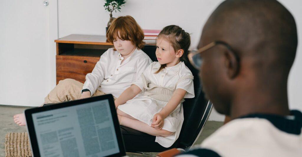 découvrez l'importance de la psychothérapie pour enfants et comment elle aide les jeunes à surmonter leurs défis émotionnels et comportements. nos spécialistes offrent un accompagnement personnalisé pour favoriser le développement mental et émotionnel des enfants.