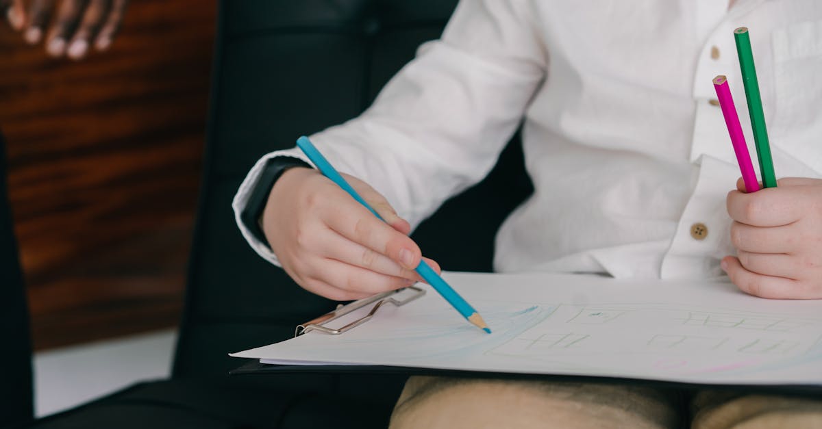 découvrez la psychothérapie pour enfants, une approche thérapeutique adaptée aux besoins des jeunes. apprenez comment cette méthode aide les enfants à surmonter leurs difficultés émotionnelles et comportementales, favorisant ainsi leur développement personnel et leur bien-être.