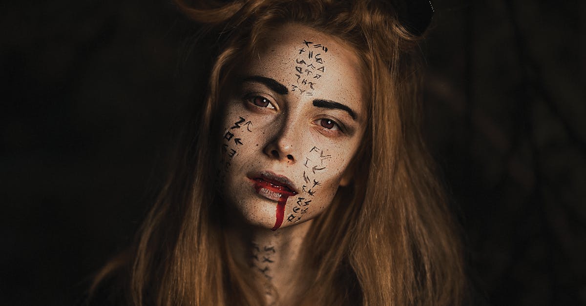 découvrez le phénomène fascinant de la peur du noir, ses origines psychologiques et comment elle influence notre quotidien. apprenez des astuces pour surmonter cette peur et retrouver la sérénité dans l'obscurité.