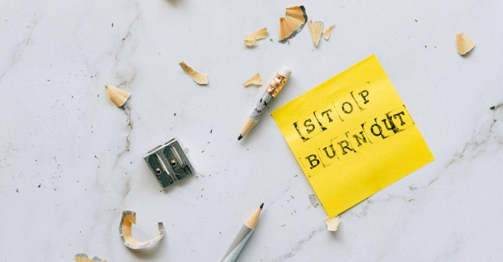 découvrez comment la fatigue mentale impacte votre quotidien et trouvez des conseils pratiques pour la surmonter. apprenez à gérer votre stress, améliorer votre concentration et retrouver votre énergie mentale.