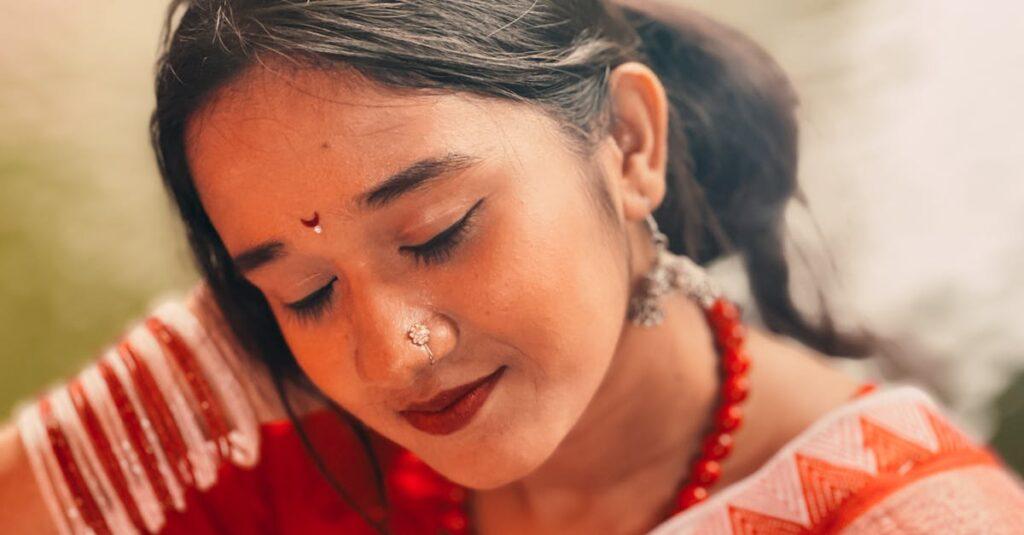 Je ne m’aime pas : comprendre la souffrance intérieure découvrez le concept de la haine de soi, ses causes, ses conséquences et les moyens d'y faire face. apprenez à cultiver l'amour de soi et à surmonter les pensées négatives pour retrouver confiance en vous.