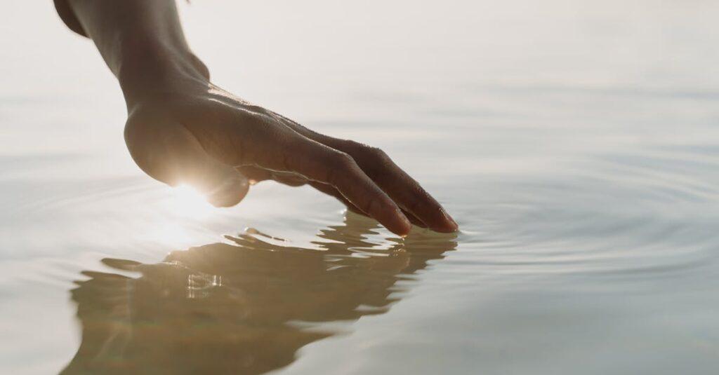 La différence entre être sensible et sur la défensive découvrez la sensibilité, une qualité essentielle dans nos interactions humaines et nos émotions. explorez comment comprendre et gérer la sensibilité peut enrichir nos relations et favoriser une communication empathique.