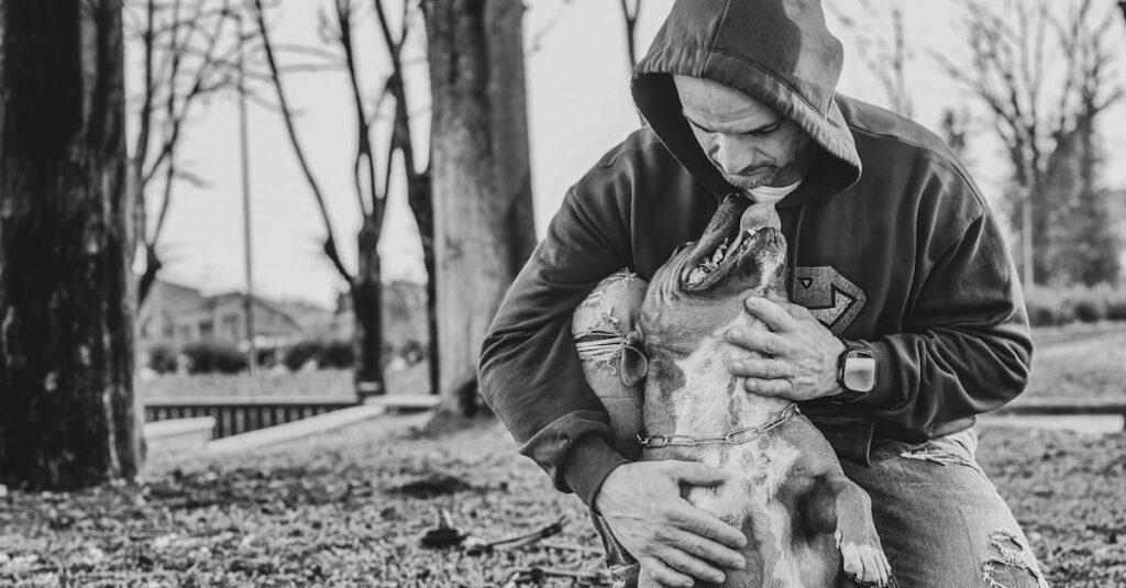 découvrez les signes d'une amitié toxique et apprenez comment vous en éloigner pour préserver votre bien-être. cette ressource vous guide à travers les dynamiques destructrices des relations amicales nuisibles.