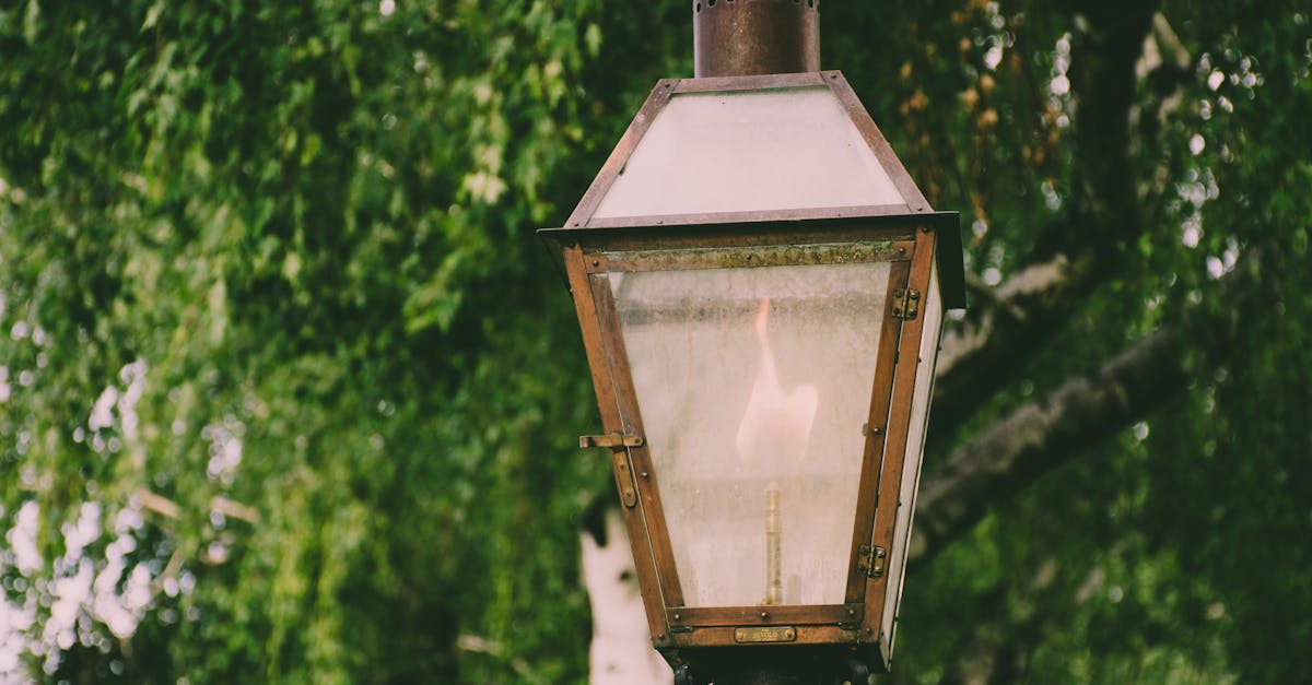 découvrez ce qu'est le gaslighting, une forme de manipulation psychologique où une personne cherche à semer le doute chez autrui. apprenez à reconnaître ses signes, ses conséquences sur la santé mentale et comment s'en protéger.