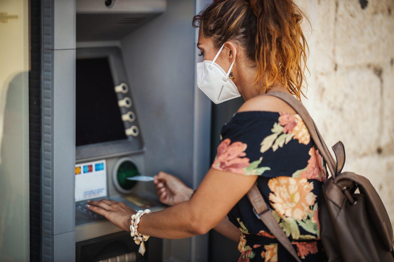 Tout savoir sur l’hikikomori : Comprendre ce phénomène social en 2025 Making A Quick Cash Withdrawal