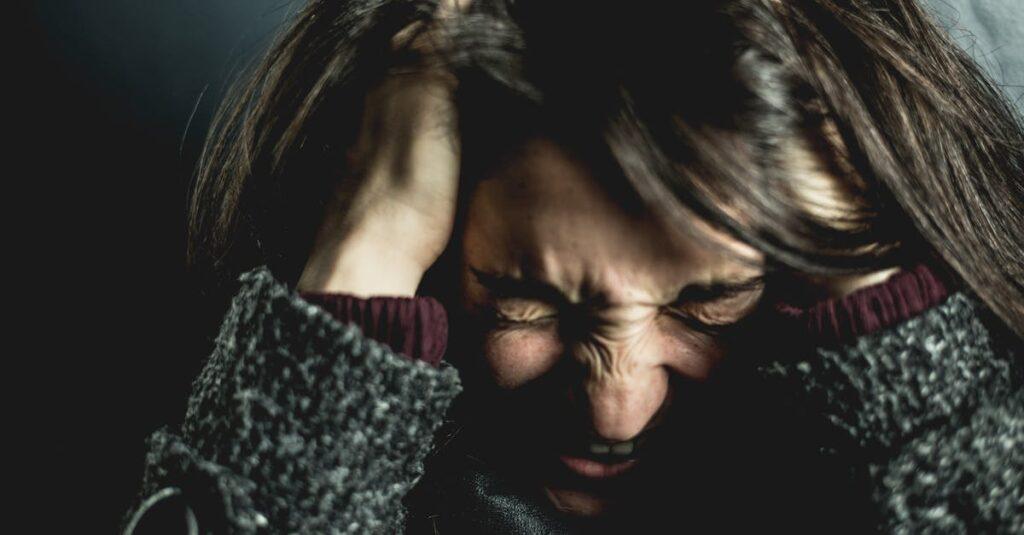 L’angoisse qui ruine votre quotidien : comprendre et surmonter ses effets découvrez les causes, symptômes et solutions pour gérer l'anxiété. apprenez des techniques efficaces pour retrouver calme et sérénité dans votre vie quotidienne.