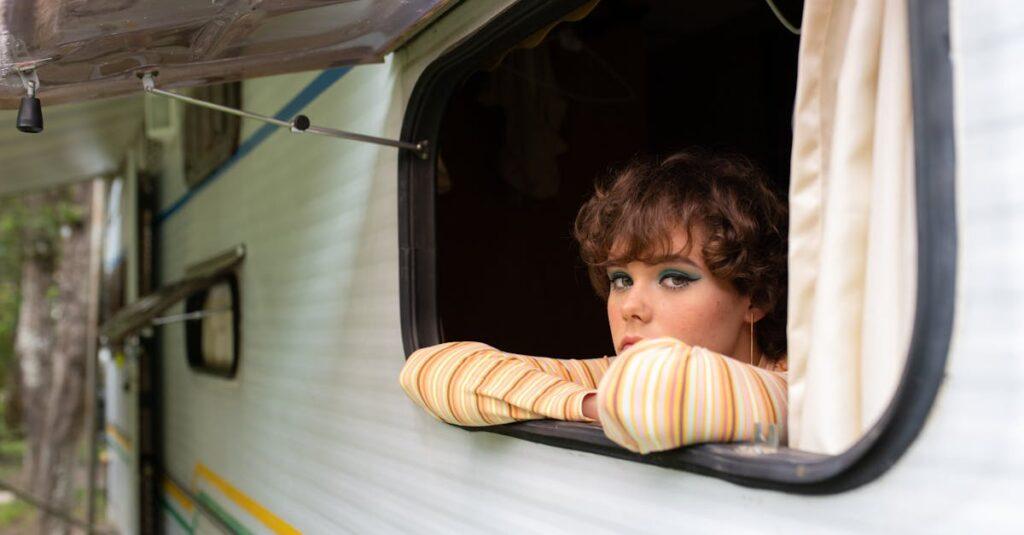 La fin d’année : comment surmonter la tristesse des fêtes en 2025 ? découvrez comment surmonter la mélancolie des fêtes, un phénomène courant qui touche de nombreuses personnes pendant cette période joyeuse. explorez des conseils pratiques et des stratégies pour faire face à la tristesse des vacances et retrouver le bonheur.