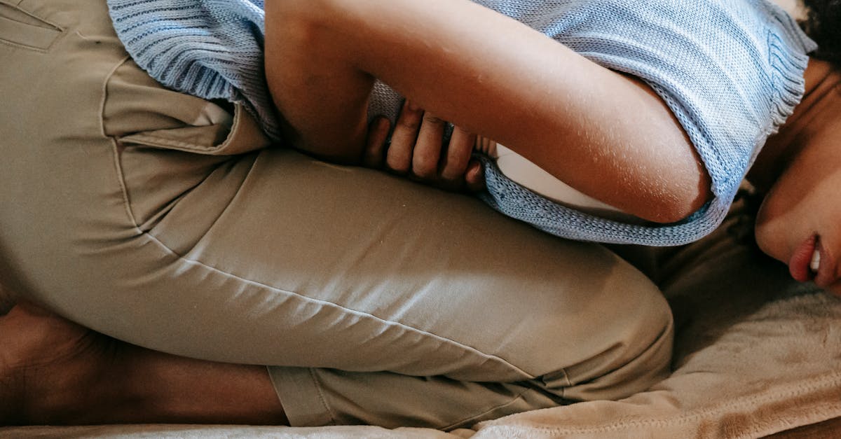 découvrez le syndrome post-orgasmique, une condition rare mais déroutante qui affecte certaines personnes après l'orgasme. apprenez-en davantage sur ses symptômes, ses causes potentielles et les différentes approches pour mieux gérer cette expérience unique.