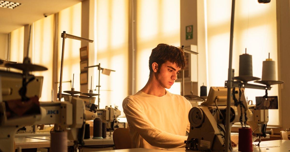 découvrez comment le mal-être au travail peut affecter la productivité et la santé mentale des employés. apprenez des stratégies pour identifier, prévenir et gérer la souffrance en milieu professionnel afin de favoriser un environnement sain et épanouissant.