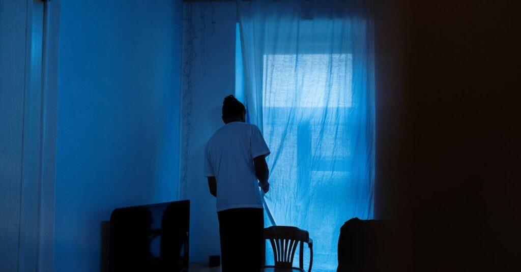 Comprendre l’agoraphobie : symptômes, causes et traitements découvrez tout sur l'agoraphobie, un trouble anxieux qui provoque une peur intense des espaces publics et des situations inconnues. apprenez à reconnaître ses symptômes, ses causes et les meilleures stratégies de gestion pour surmonter cette condition et retrouver votre bien-être.