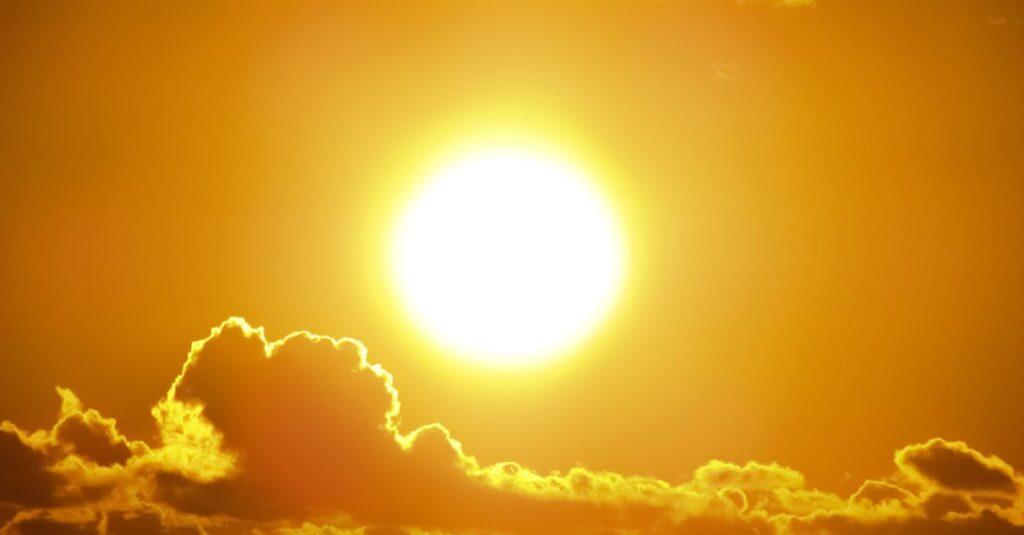 Comprendre le déclin cognitif lié à l’âge : causes et symptômes à connaître découvrez les causes, symptômes et solutions pour ralentir le déclin cognitif. informez-vous sur les moyens de préserver votre mémoire et vos capacités mentales à tout âge.