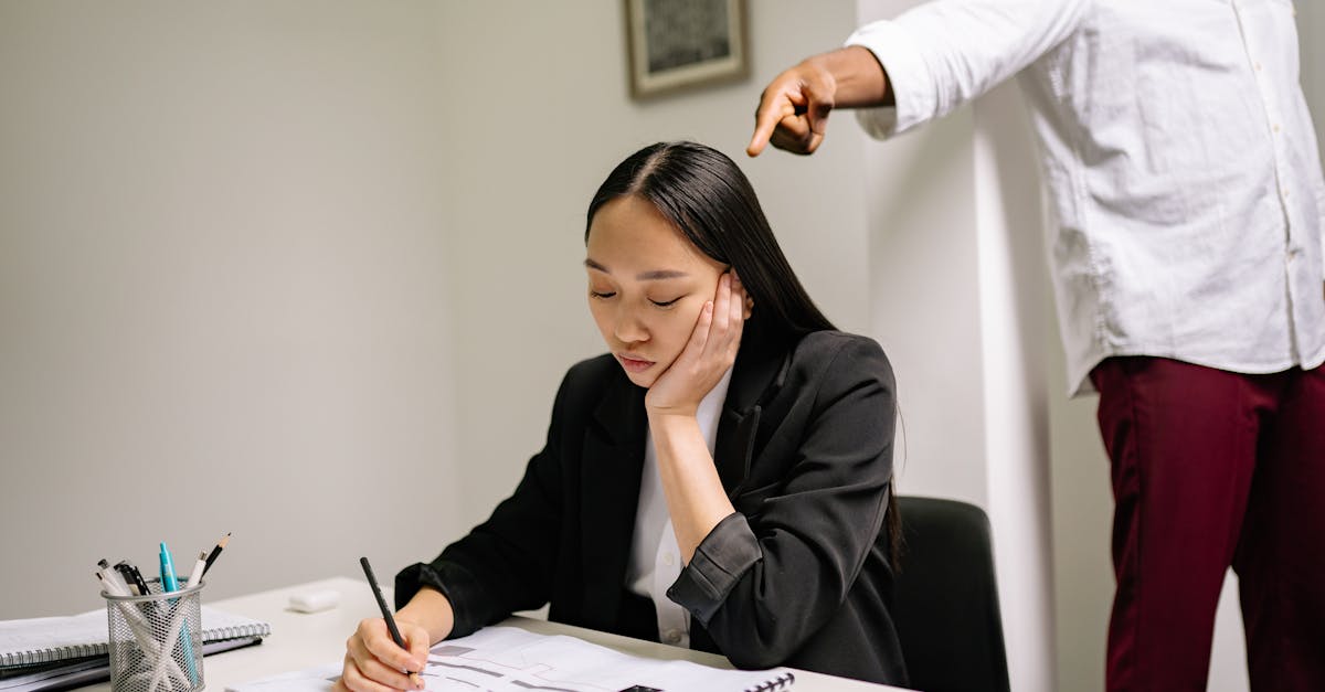 découvrez ce qu'est le harcèlement, ses différentes formes, ses conséquences et les moyens d'y faire face ou de s'en protéger. informez-vous pour reconnaître et agir contre le harcèlement.