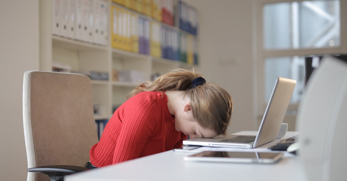 découvrez les différents troubles du sommeil, leurs causes, leurs symptômes, ainsi que des conseils et solutions pour mieux dormir et améliorer votre qualité de vie.
