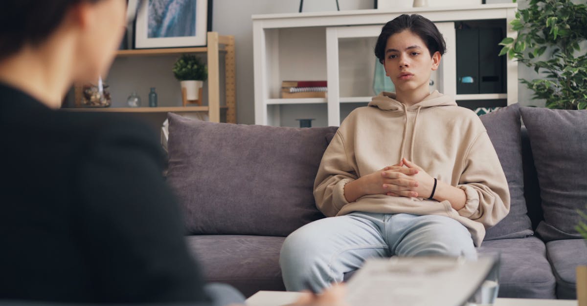 découvrez comment la psychothérapie aide les adolescents à surmonter les difficultés émotionnelles, sociales et scolaires grâce à un accompagnement professionnel adapté à leurs besoins.