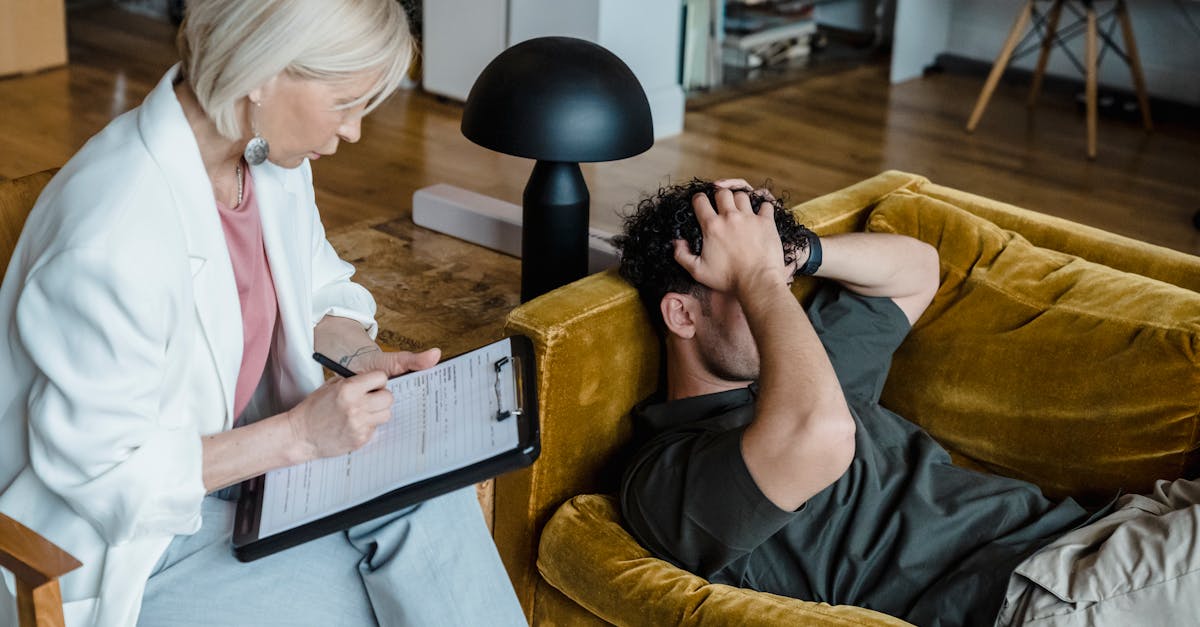 découvrez la thérapie cognitivo-comportementale (tcc) : une approche efficace pour surmonter l'anxiété, la dépression et d'autres troubles émotionnels grâce à la modification des pensées et des comportements.