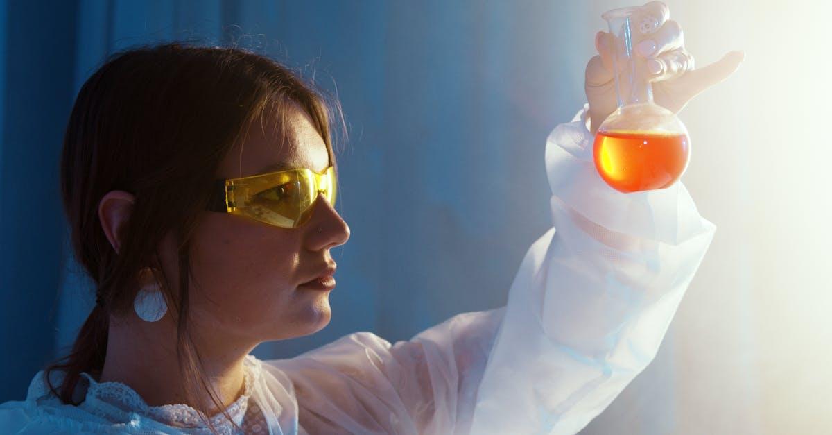 découvrez tout ce qu'il faut savoir sur la maladie de huntington : symptômes, causes, traitements et avancées de la recherche pour mieux comprendre cette maladie neurodégénérative héréditaire.