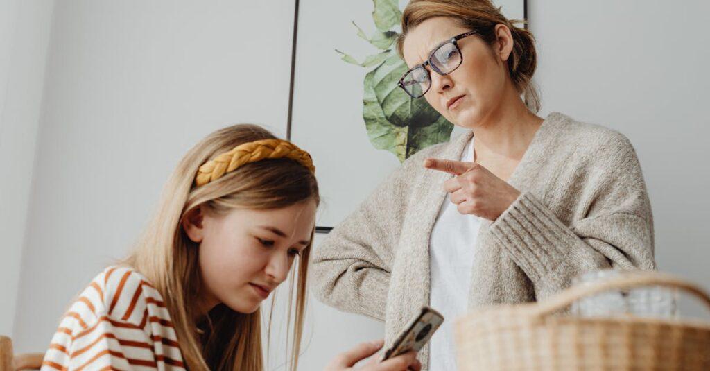 Conflits mère-fille : comprendre et aimer pour désamorcer les tensions découvrez les causes, les conséquences et des conseils pratiques pour gérer les conflits mère-fille. apprenez à améliorer la communication et renforcer la relation familiale.