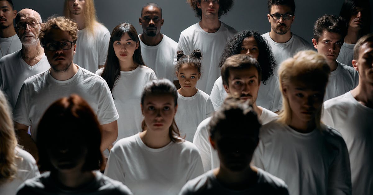 découvrez la signification et l'importance de la représentation dans divers domaines, son rôle dans la société et comment elle influence nos perceptions et actions au quotidien.