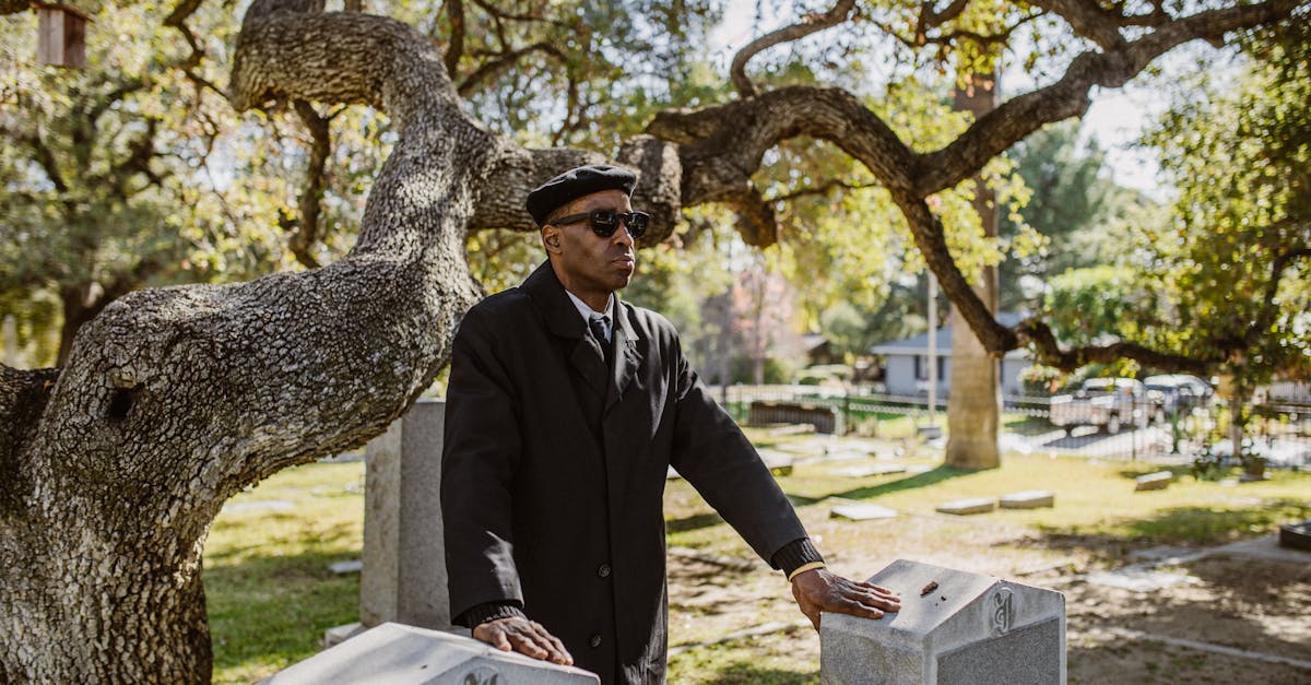 découvrez tout ce qu'il faut savoir sur la dépression saisonnière : ses symptômes, ses causes et des conseils pratiques pour mieux la gérer et retrouver le bien-être durant les changements de saison.