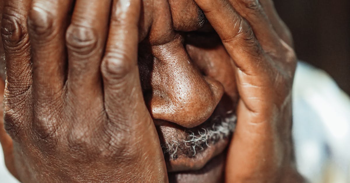 découvrez tout ce qu'il faut savoir sur l'anxiété de séparation : ses causes, symptômes, conseils pratiques pour la gérer efficacement chez l'enfant ou l'adulte.