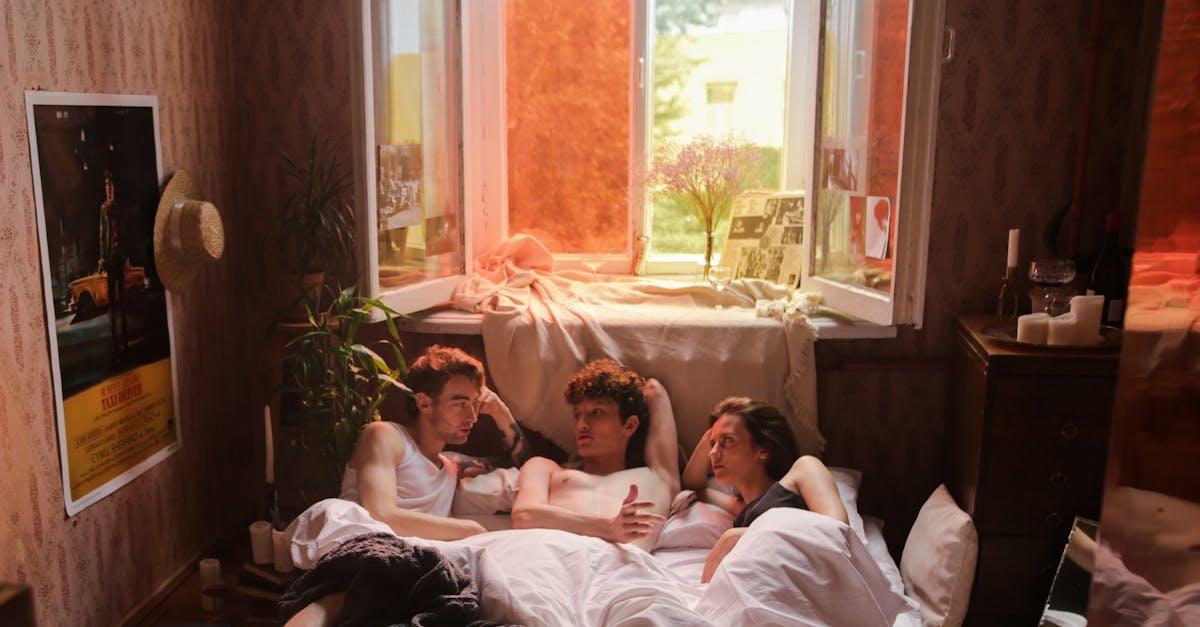 découvrez tout ce qu'il faut savoir sur la sexualité : informations, conseils et réponses à vos questions pour mieux comprendre et vivre votre vie intime en toute sérénité.