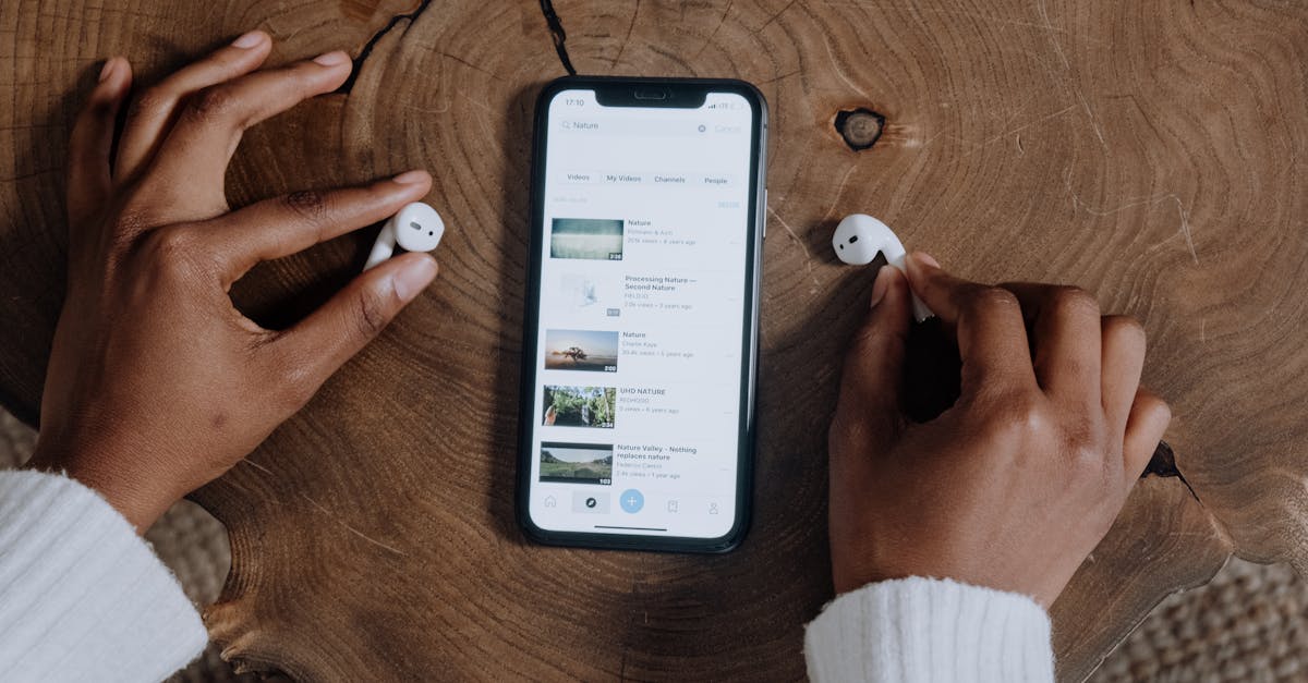 découvrez les causes, signes et conséquences de l’addiction aux réseaux sociaux, ainsi que des conseils pratiques pour reprendre le contrôle de votre temps en ligne.