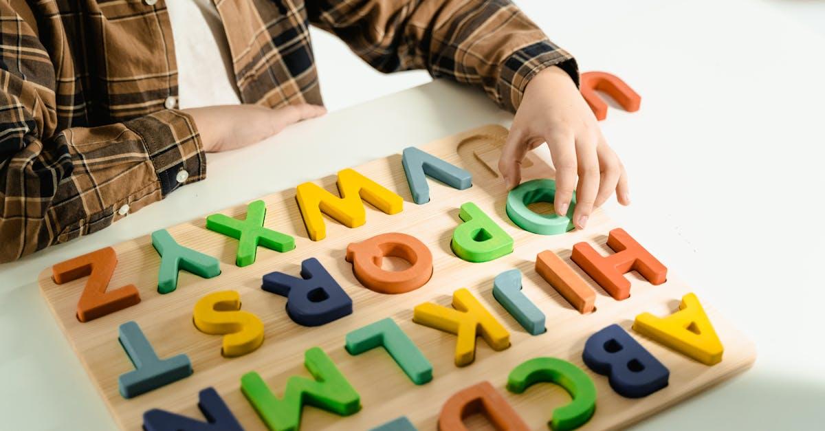 découvrez les étapes clés du développement cognitif, ses principaux concepts et son impact sur l'apprentissage, avec des conseils pratiques pour accompagner chaque phase de l’évolution intellectuelle chez l’enfant et l’adulte.