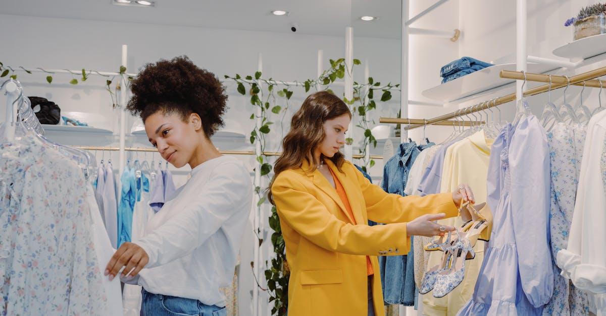 découvrez les dernières tendances de consommation, analysez les comportements des consommateurs et anticipez les évolutions du marché pour adapter votre stratégie commerciale.