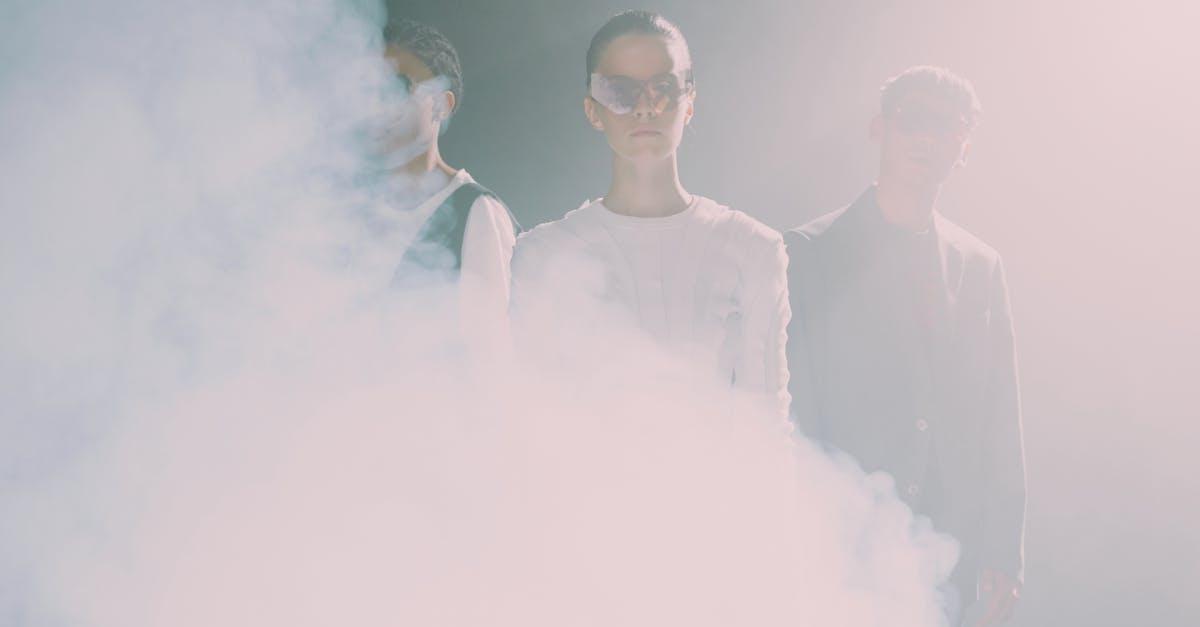 découvrez la différence entre le groupe contrôle et le groupe expérimental, leur rôle dans les expériences scientifiques et l'importance de cette comparaison pour obtenir des résultats fiables.