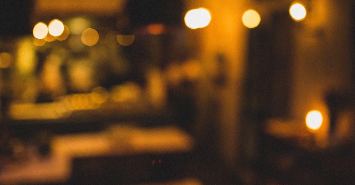 découvrez l'effet hawthorne : un phénomène psychologique où le comportement des individus change lorsqu'ils savent qu'ils sont observés. comprenez ses implications en management, en pédagogie et dans la recherche scientifique.