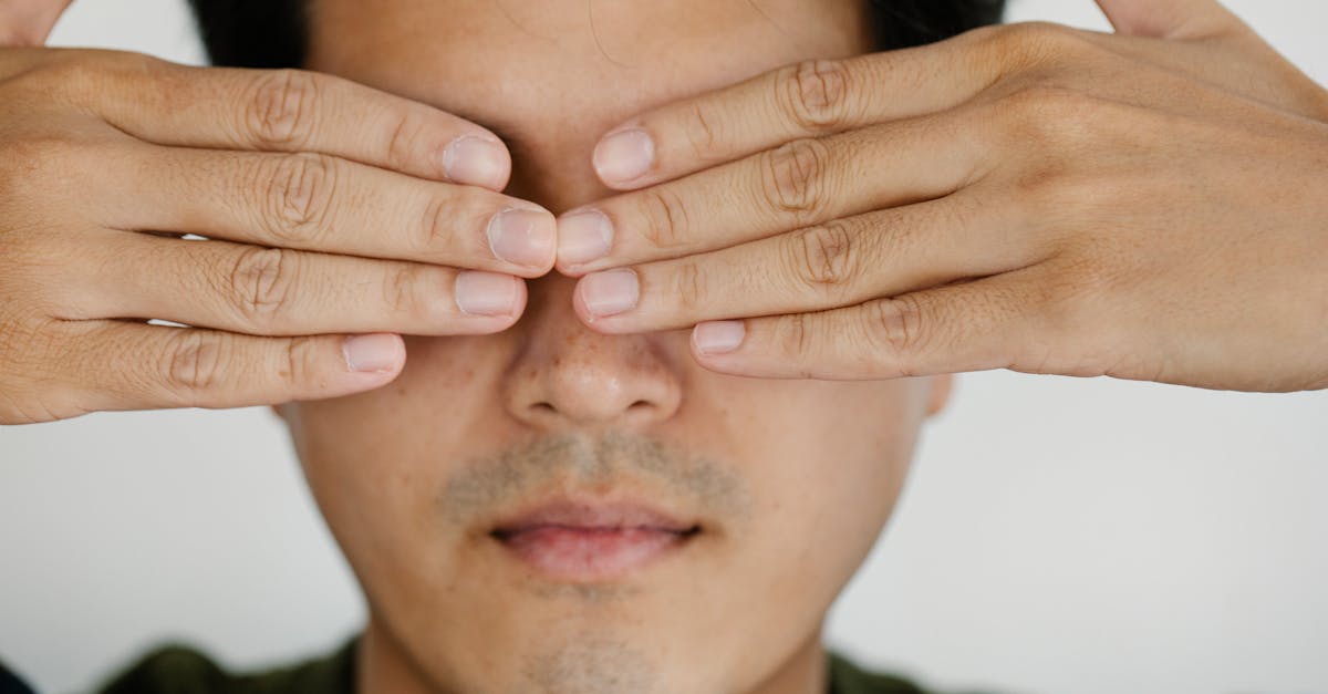 découvrez ce qu'est l'introversion, ses caractéristiques principales, ses avantages, et comment mieux comprendre et apprécier les personnes introverties dans la vie quotidienne.