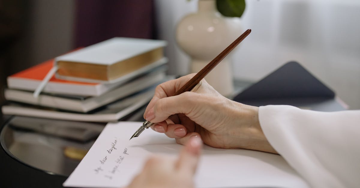 découvrez les styles d'apprentissage de kolb, une méthode qui identifie quatre façons d'apprendre afin d'optimiser la formation et l'efficacité pédagogique. comprenez comment adapter votre enseignement ou votre apprentissage selon ces profils distincts.