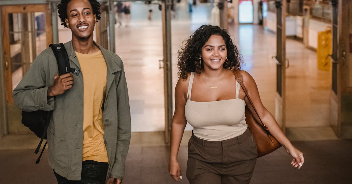 découvrez ce qu'est une open relationship, ses avantages, ses limites et comment réussir une relation ouverte basée sur la confiance et la communication.