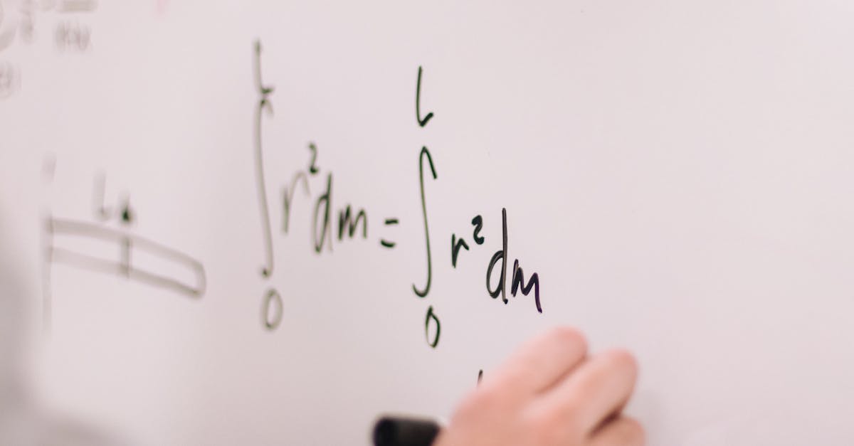 découvrez la théorie de l'apprentissage social, un concept clé en psychologie expliquant comment les individus apprennent par l'observation et l'imitation des comportements des autres.