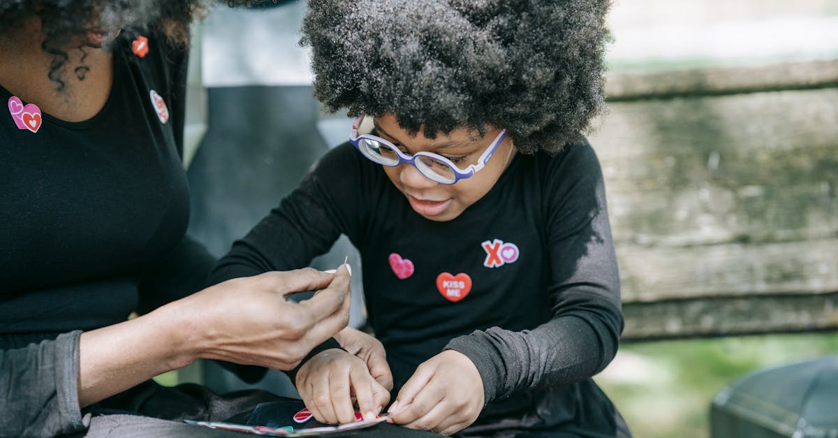 découvrez ce qu'est l'attachement évitant, ses causes, signes et conséquences sur les relations. apprenez comment reconnaître et gérer ce type d’attachement dans votre vie.