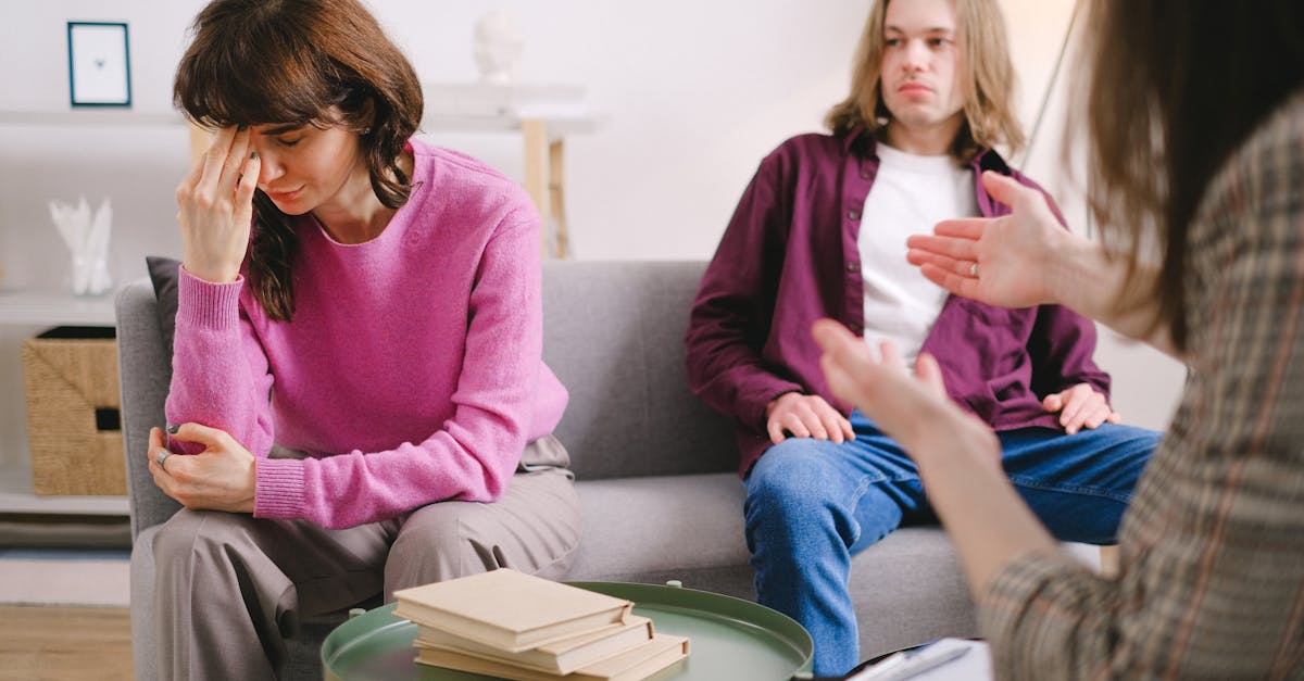 découvrez la thérapie cognitivo-comportementale, une approche efficace pour identifier et modifier les pensées et comportements négatifs afin d'améliorer votre bien-être mental.