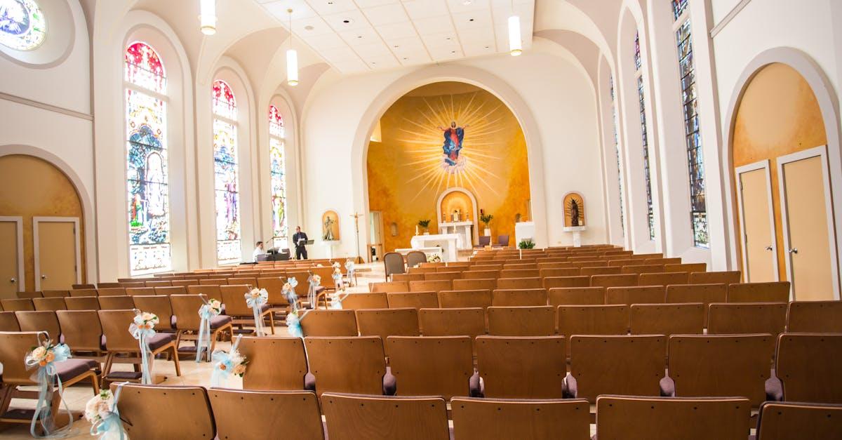 découvrez ce qu'est le syndrome du nid vide, ses symptômes, ses causes et comment y faire face après le départ des enfants adultes de la maison.