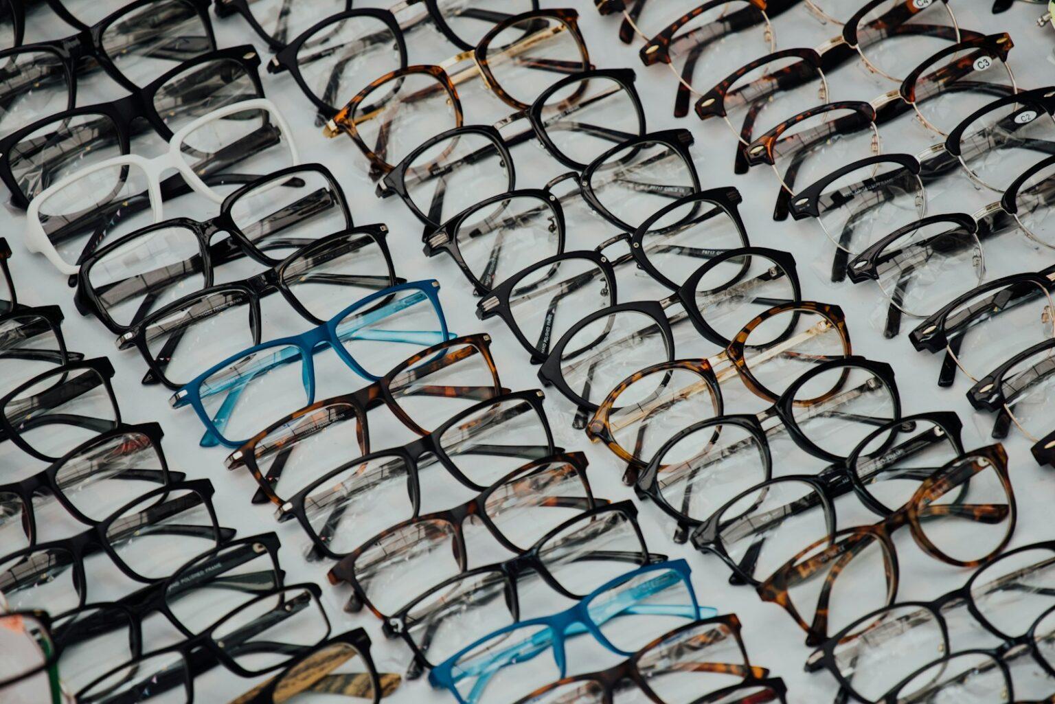 Pourquoi protéger sa vue est un enjeu vital ? eyeglasses lot