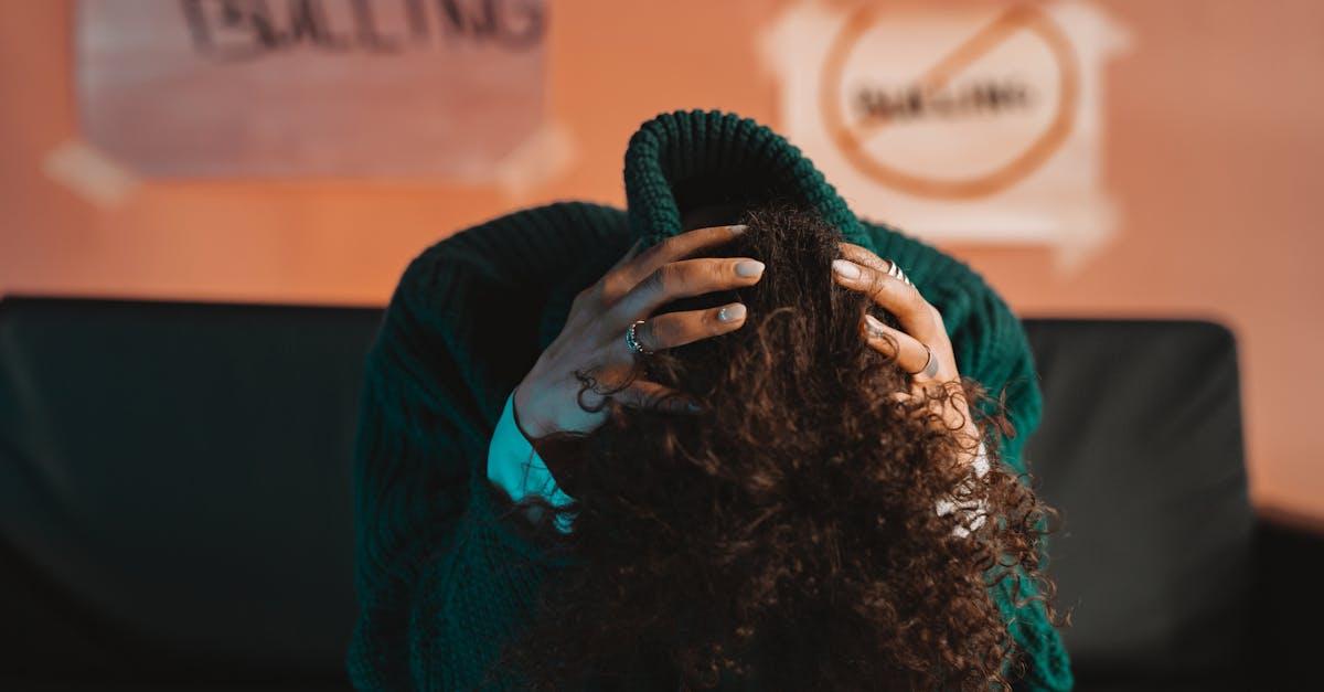 découvrez ce qu'est l'abus narcissique, ses signes, ses effets sur les victimes et comment s'en protéger pour retrouver bien-être et sérénité.